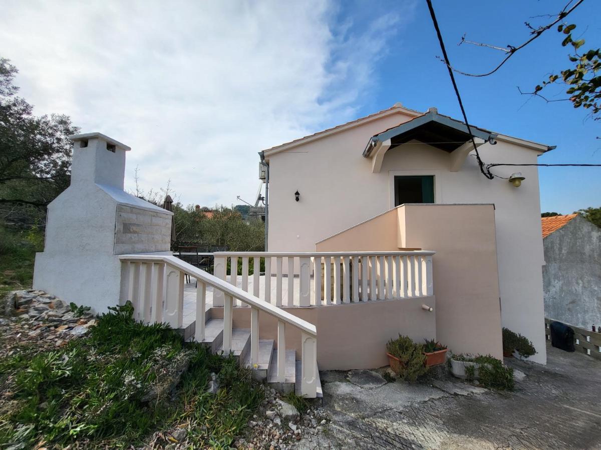 Holiday Home Duje Mali Iz Exterior photo