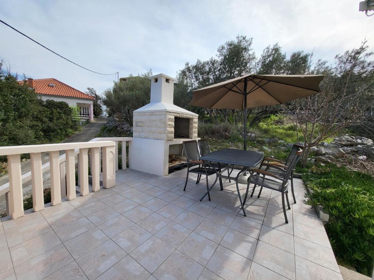Holiday Home Duje Mali Iz Exterior photo